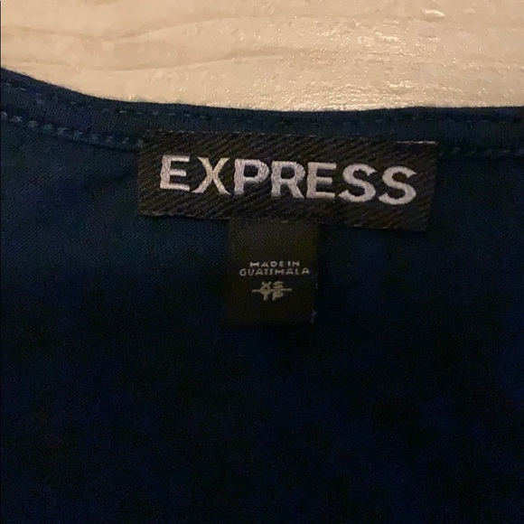 express peplum top with deep V - Picture 2 of 3